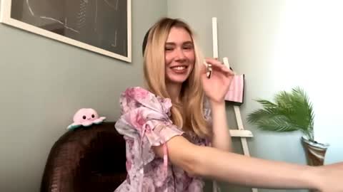 Alice online show from March 31, 7:52 am