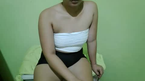 delicious_kitty4u online show from November 25, 3:47 pm