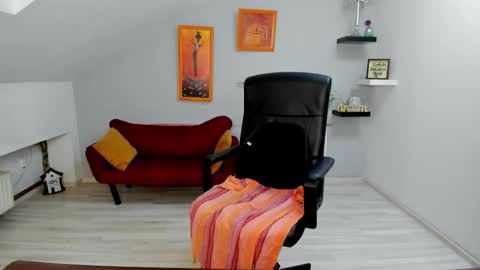 DeliciousLolly online show from November 18, 4:35 am