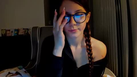 deliciousnoni online show from November 1, 6:39 am