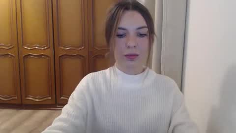 Aurora online show from November 13, 6:45 am