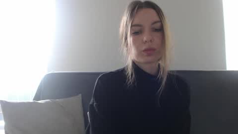 Aurora online show from October 3, 6:51 am