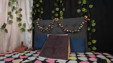 Delilah  online show from March 5, 10:55 am