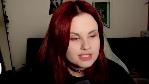 dellacrush_ online show from December 3, 6:21 pm