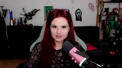 dellacrush_ online show from January 7, 6:11 pm