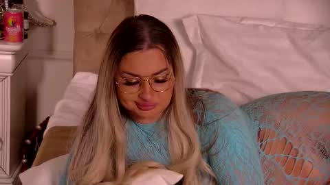 Ela online show from March 27, 11:05 pm