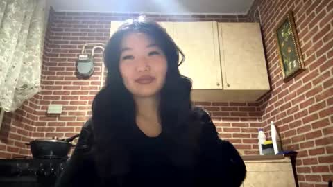 Emma online show from February 12, 2:19 pm