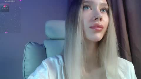 Ari online show from April 28, 5:06 pm