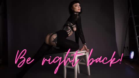 dgtlgrl online show from November 20, 3:46 pm