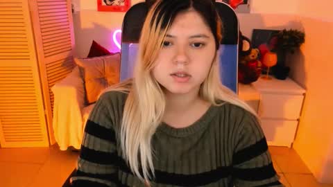 Dia online show from October 21, 8:02 pm