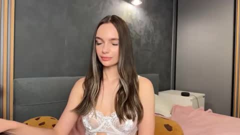 dialinkaaaa online show from April 16, 9:39 pm