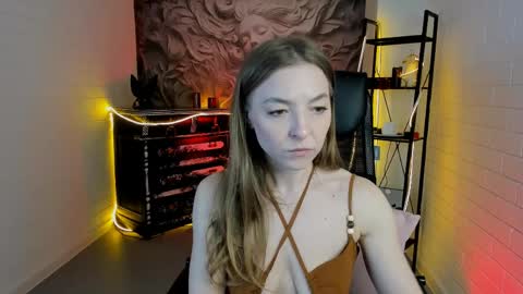 LADY DI online show from April 4, 9:30 am