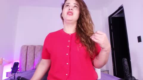 Diane online show from November 21, 7:38 pm