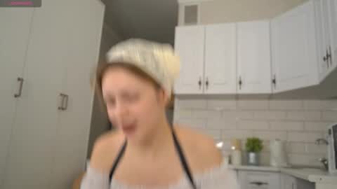 Sophie online show from February 15, 3:44 pm