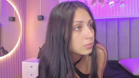 Cristal  online show from May 8, 3:54 am