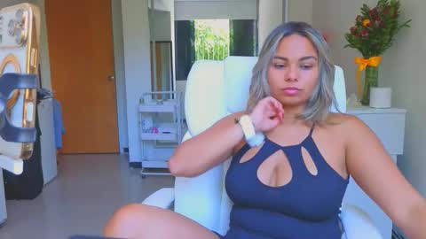 diosadeluniverso_ online show from March 22, 2:34 pm