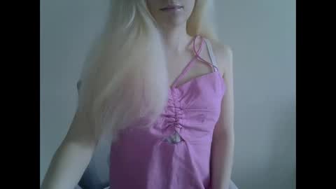 DitaMilton online show from February 21, 8:39 am