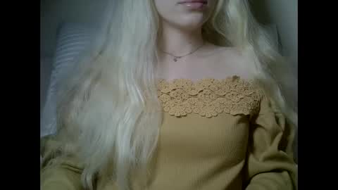 DitaMilton online show from January 7, 7:39 pm