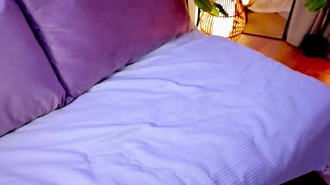 Tia online show from February 27, 12:10 am