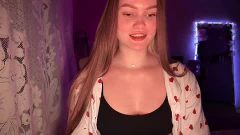 Hannah online show from February 10, 10:30 pm