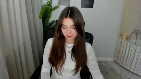 Hannah online show from November 18, 12:28 pm