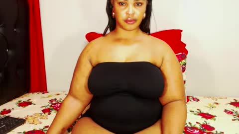 divinebooty93 online show from October 21, 5:22 am