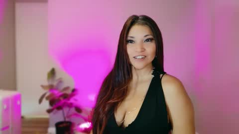 DivineLynn online show from March 7, 5:31 pm