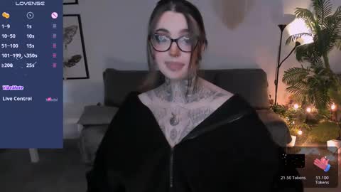 dixipixi_ online show from April 16, 6:03 am