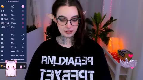 dixipixi_ online show from February 15, 5:51 am