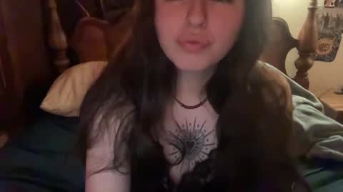 Doll online show from April 18, 4:15 am