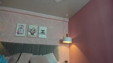 Call me Zoe  online show from September 18, 11:03 pm