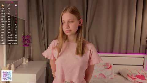 Emilia online show from October 21, 6:12 pm