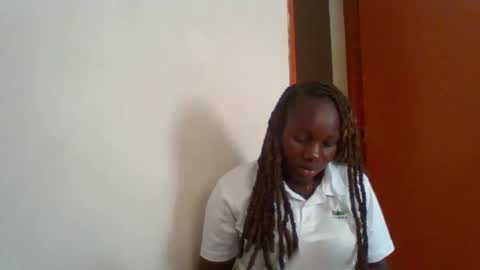 dollyvee online show from April 21, 12:34 pm