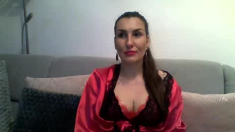 DonnaLive online show from April 7, 8:22 pm