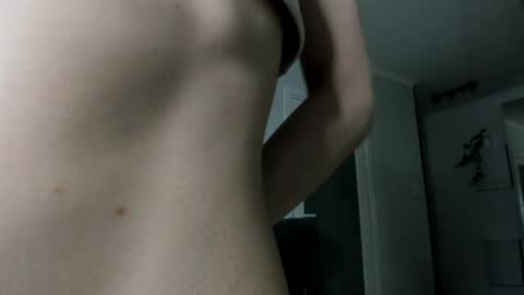 dormineaa online show from May 11, 4:04 pm