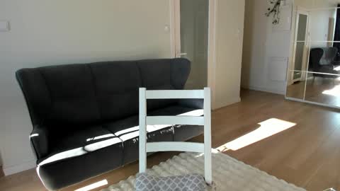 dormineaa online show from April 27, 5:48 am