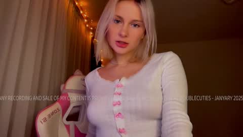 Lana  Eva  dont forget to give us a thumb up online show from January 10, 5:02 pm