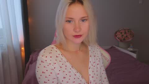 Lana  Eva  dont forget to give us a thumb up online show from December 26, 4:10 am