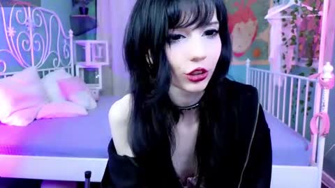 Draculaura online show from February 13, 2:01 am