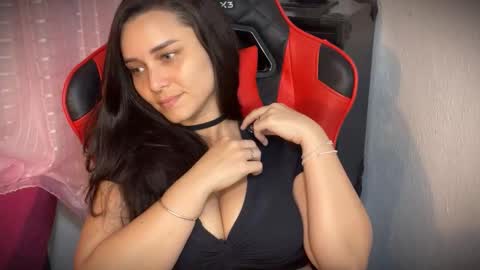 dread_pink online show from November 27, 10:34 pm