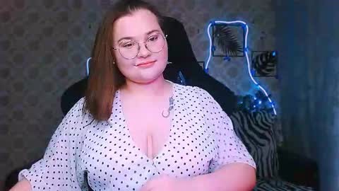 dreamforyoue2 online show from December 21, 7:51 pm