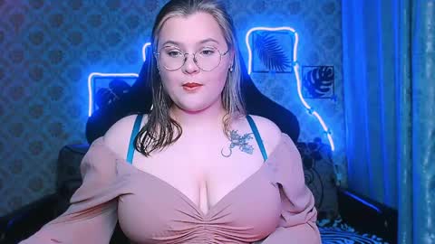 dreamforyoue2 online show from March 30, 7:46 pm