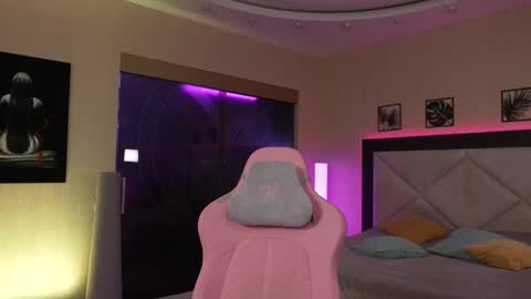 Sarah online show from September 28, 9:31 pm