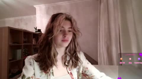 Dia online show from March 2, 3:08 pm