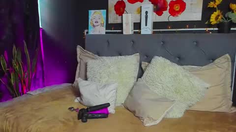 C E L E S T E  online show from January 21, 7:50 pm