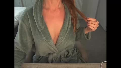 Ambertje040 online show from November 28, 9:34 am