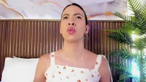 Call me Sofia online show from March 23, 8:15 pm