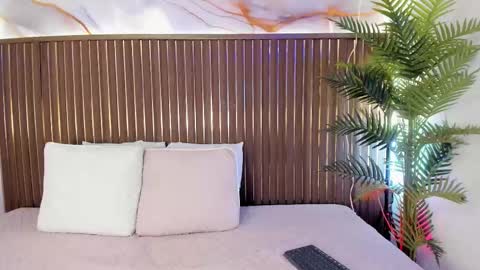 Call me Sofia online show from March 24, 8:25 pm