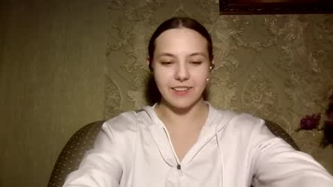 Yuni online show from April 14, 5:57 pm