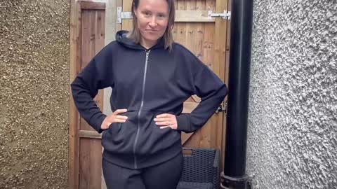 Nadia Ferreira  online show from October 9, 11:03 am